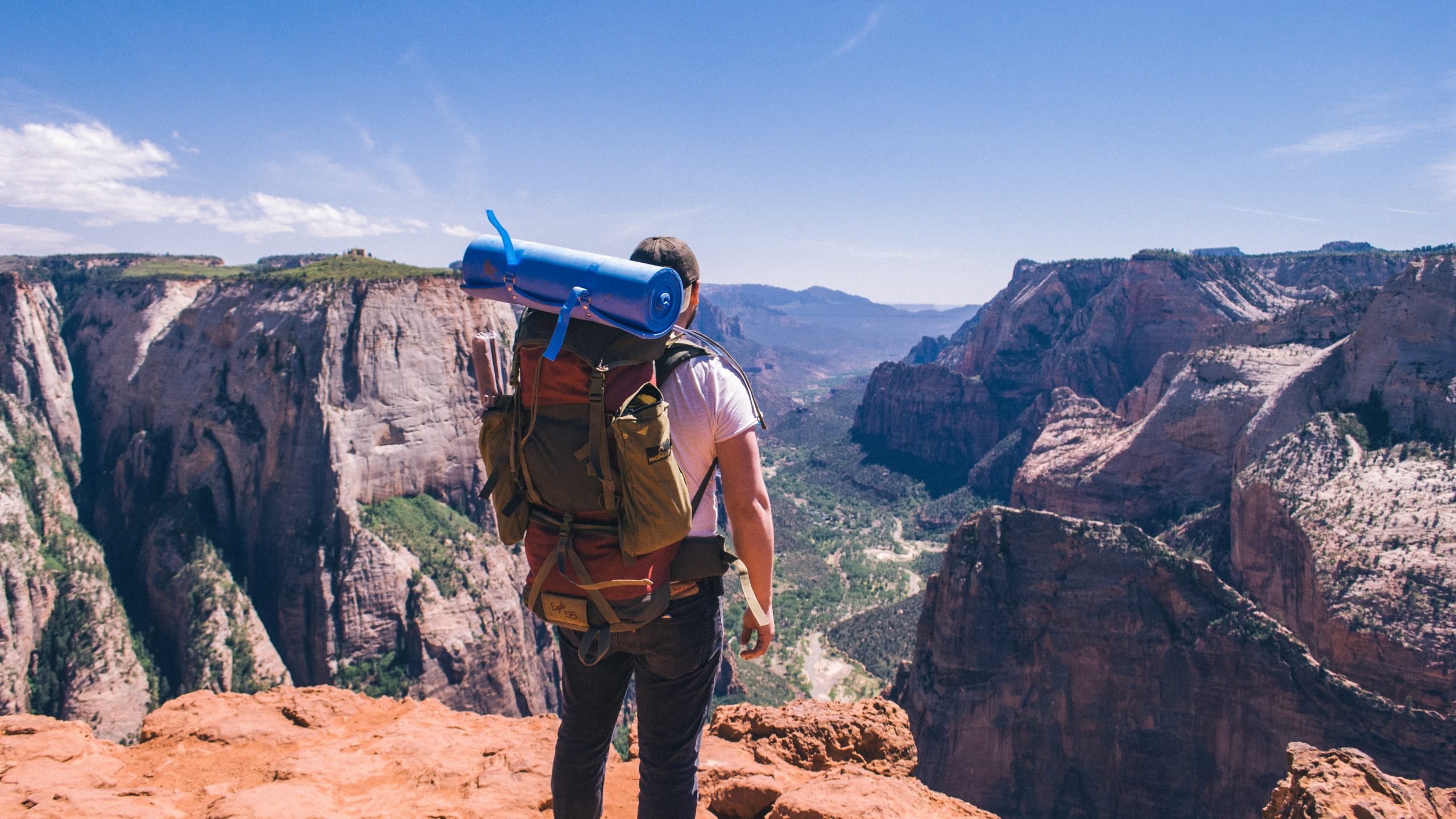 Hiking zion outlet in march